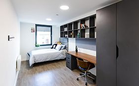 New Era Living - Private Rooms Next To Bramall Lane